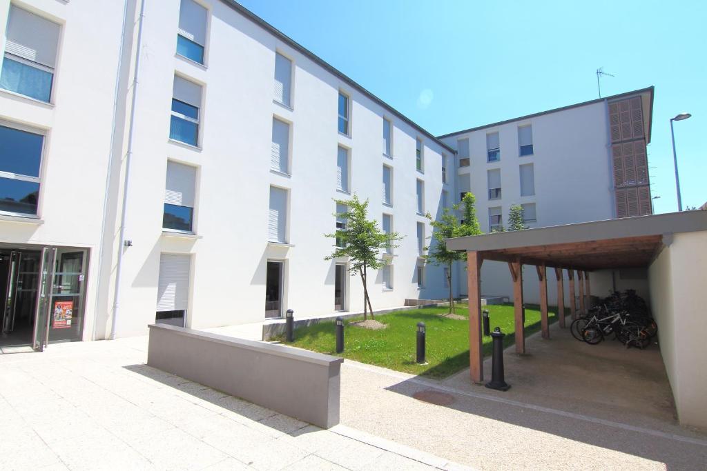 Résidence Hôtelière Laudine Reims Exterior foto